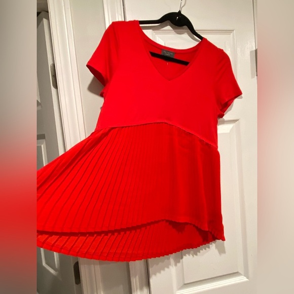 NWT Limited Size XL Red Short Sleeve V Neck Pleated Hem Flowy Tunic Stretch Top - Picture 6 of 13